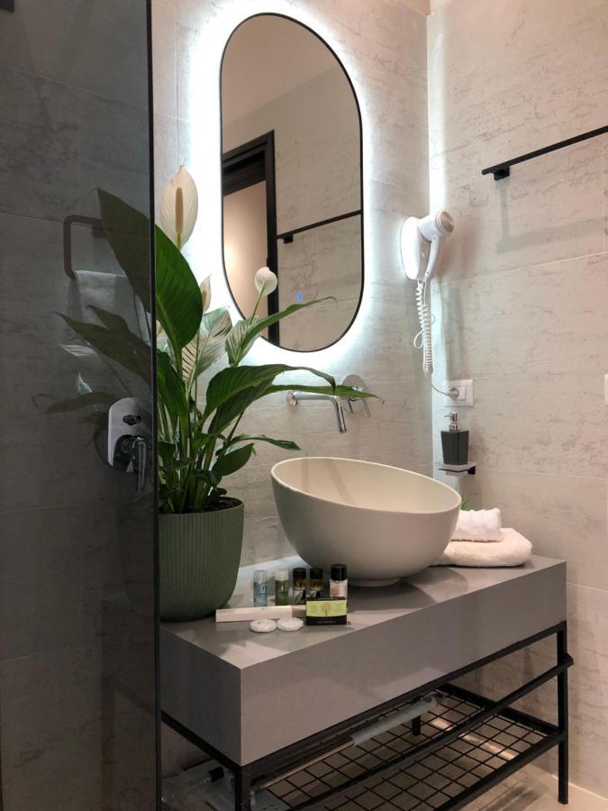 Urban Stay Tirana Deluxe Exteriör bild