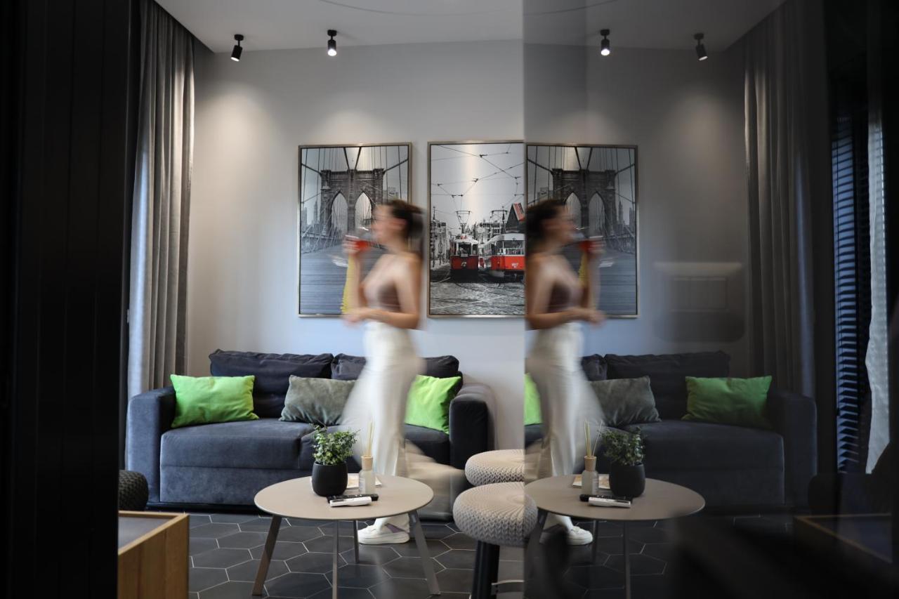 Urban Stay Tirana Deluxe Exteriör bild