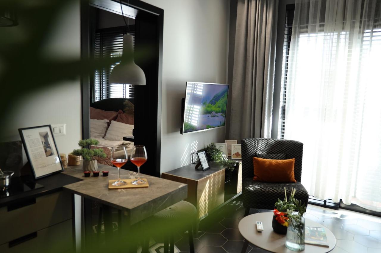 Urban Stay Tirana Deluxe Exteriör bild