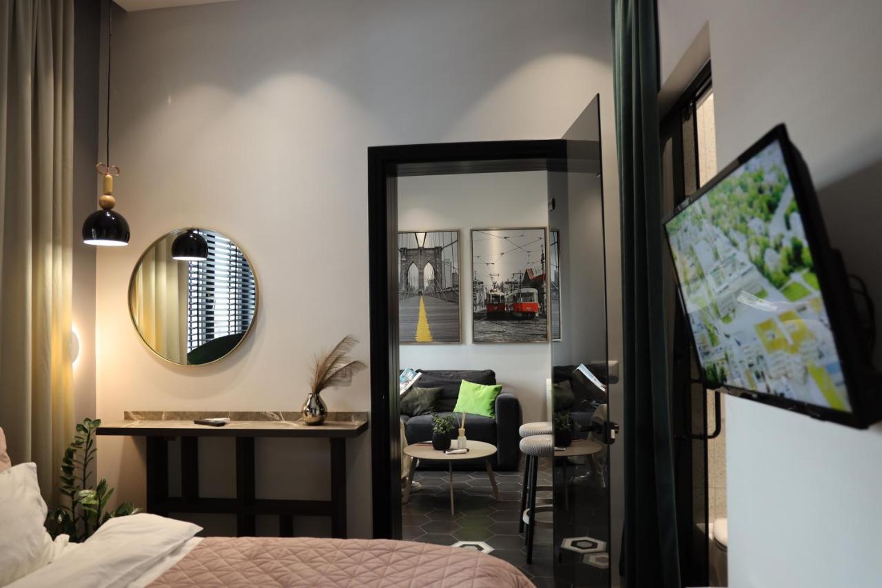 Urban Stay Tirana Deluxe Exteriör bild
