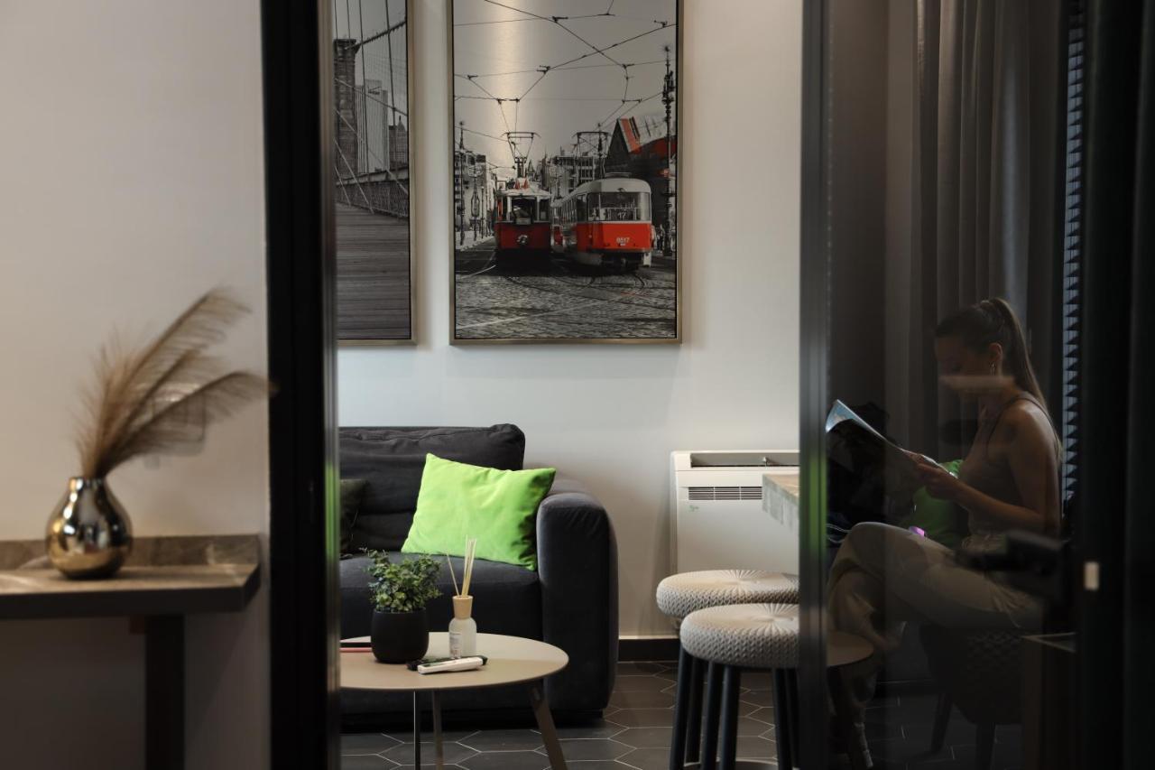 Urban Stay Tirana Deluxe Exteriör bild