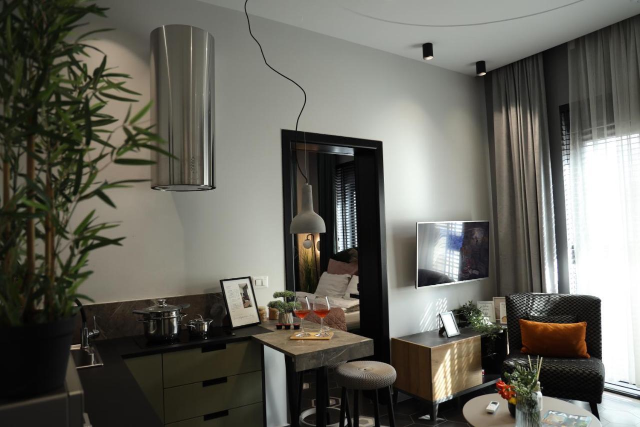Urban Stay Tirana Deluxe Exteriör bild